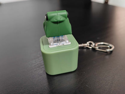 🐸 Cute Frog Keychain Accessory – Fun & Functional! 🌿