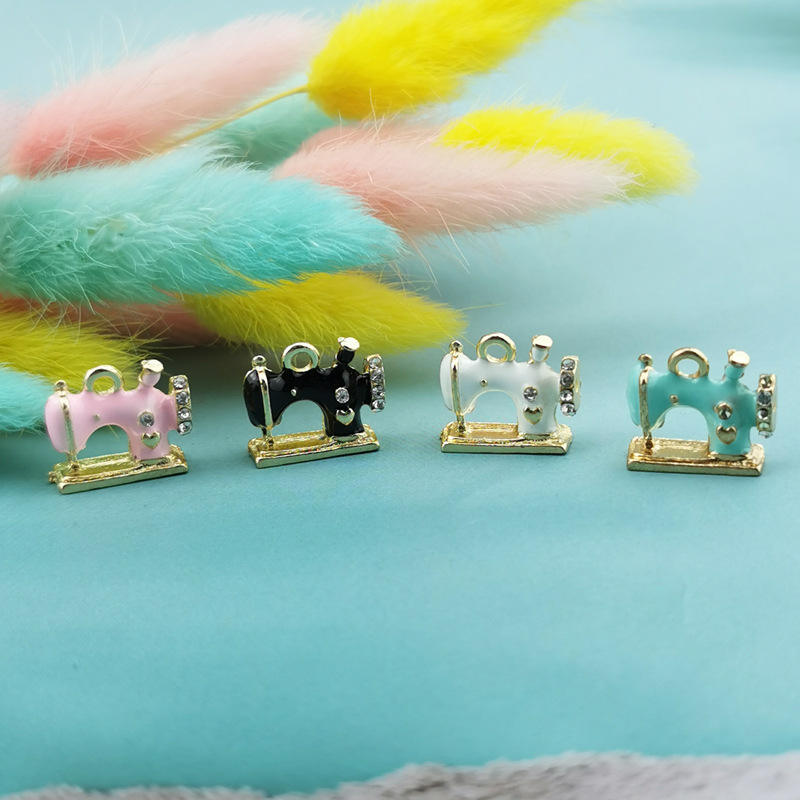 🧵 Sewing Machine Keychain