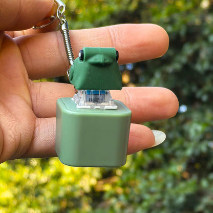 🐸 Cute Frog Keychain Accessory – Fun & Functional! 🌿