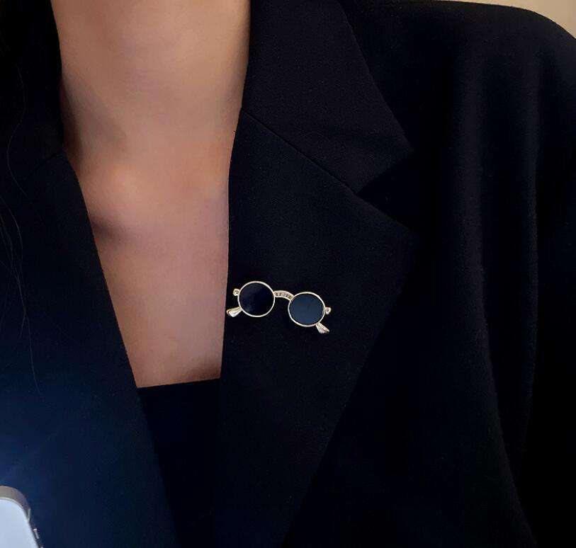 🕶️ Retro Sunglasses Hair Clip