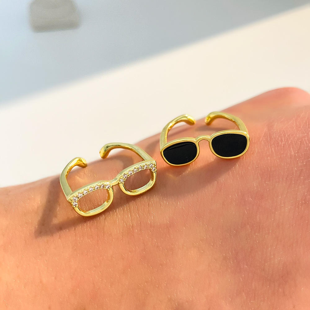 🕶️ Mini Sunglasses Aesthetic Ring