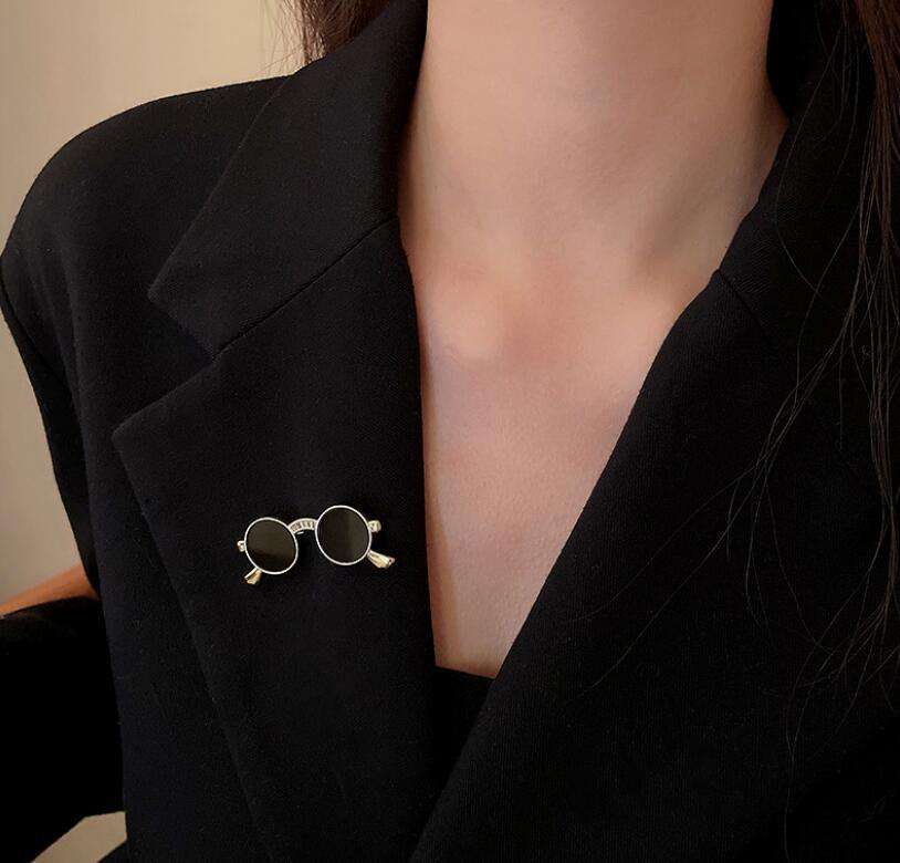 🕶️ Retro Sunglasses Hair Clip
