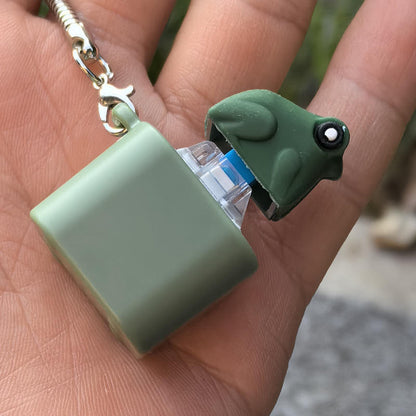 🐸 Cute Frog Keychain Accessory – Fun & Functional! 🌿