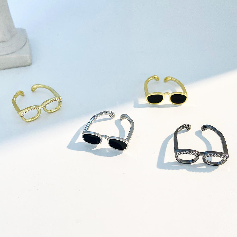 🕶️ Mini Sunglasses Aesthetic Ring