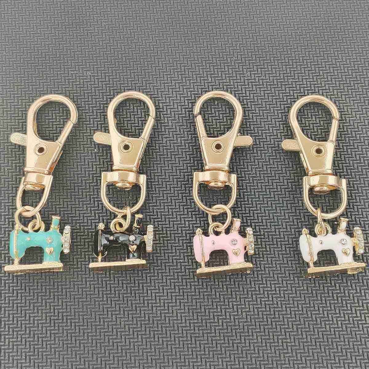 🧵 Sewing Machine Keychain