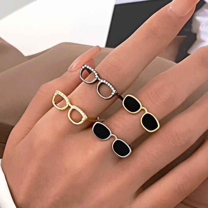 🕶️ Mini Sunglasses Aesthetic Ring