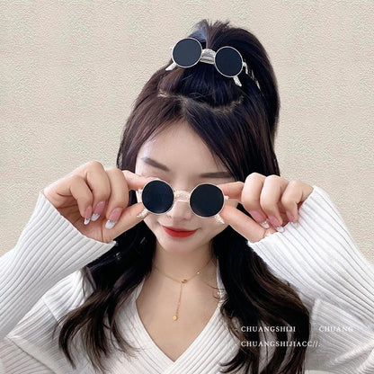 🕶️ Retro Sunglasses Hair Clip